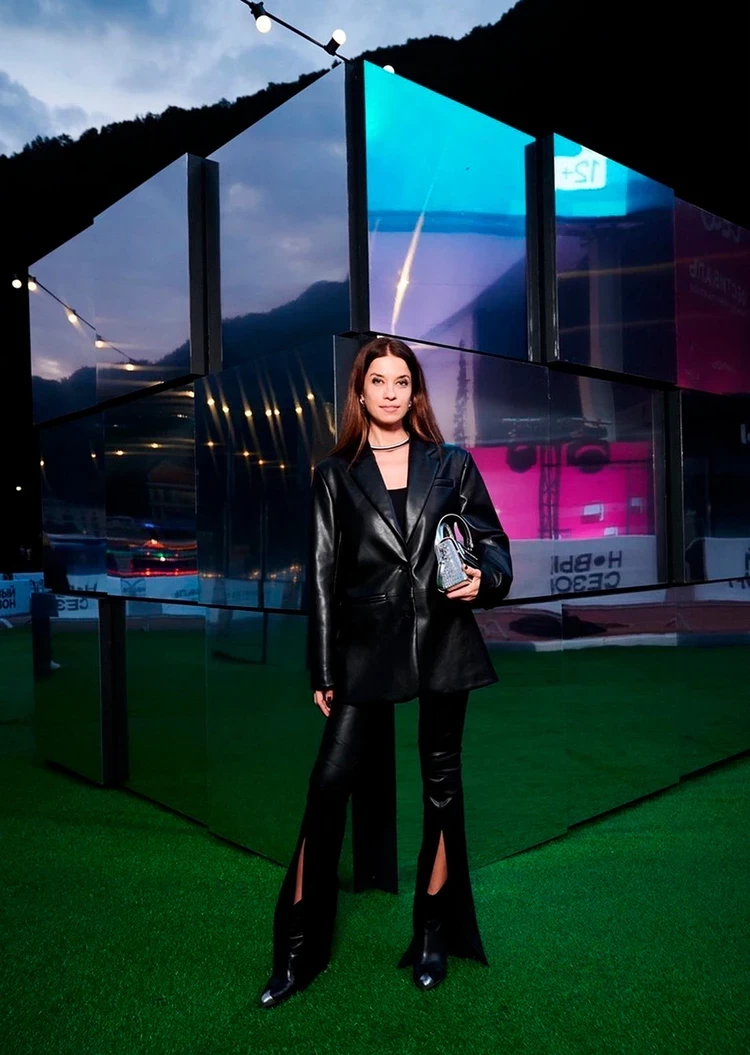 Звезды в коже: Водонаева в папиной куртке, Галич в винтажном пальто, Ивлеева в рубашке Chanel