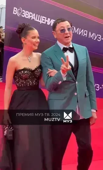 "У Гриши сейчас нет денег на свадьбу, которую хочет Аврора". Григорий Лепс отложил свадьбу с 19-летней невестой из-за кредитов