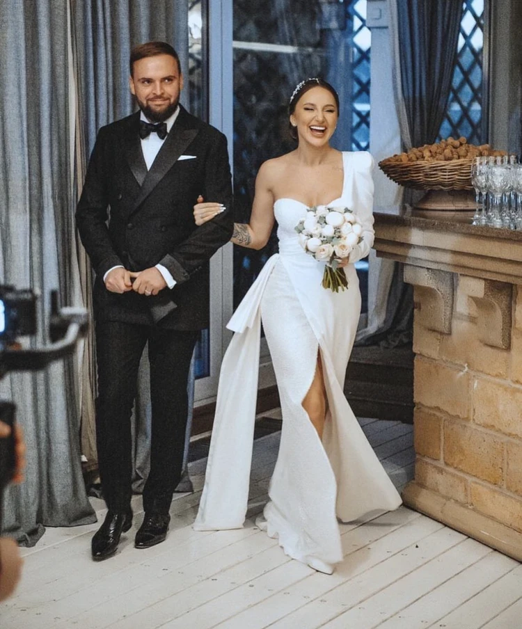 «Иногда мы разводимся!»: Анна Асти впервые высказалась о разрыве с мужем