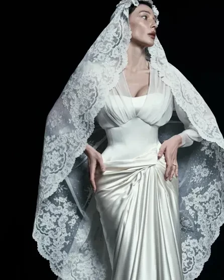 Настя Ивлеева показала новые снимки со своей свадьбы