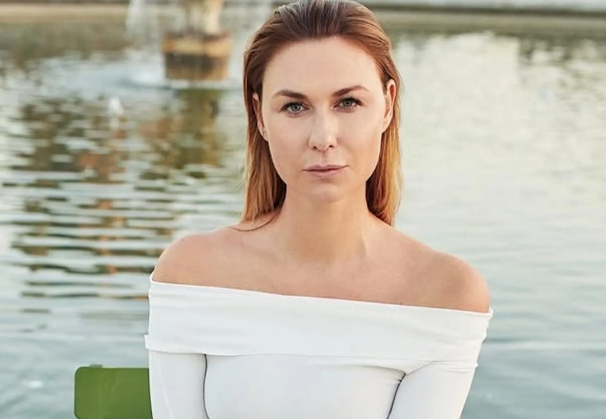 "Я сломалась на истории, что кого-то из редакции не пустила на похороны родственника". Дарья Веледеева рассказала о слухах в российском глянце и декрете