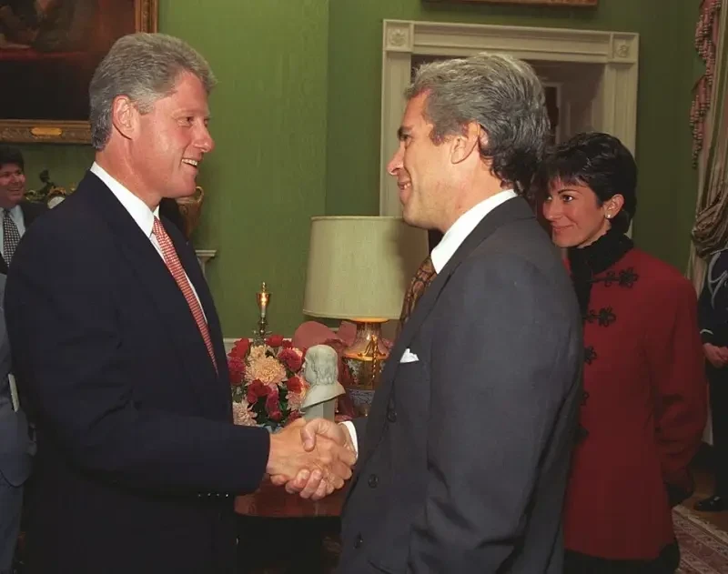 От Левински к Эпштейну: Опубликованы компрометирующие Билла Клинтона фотографии