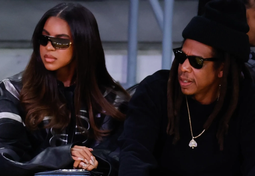 13-летняя дочь Бейонсе вместе с отцом Джей-Зи посетила баскетбольный матч