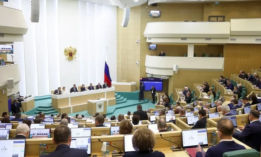 Совфед РФ одобрил отмену ежегодного декларирования доходов госслужащих