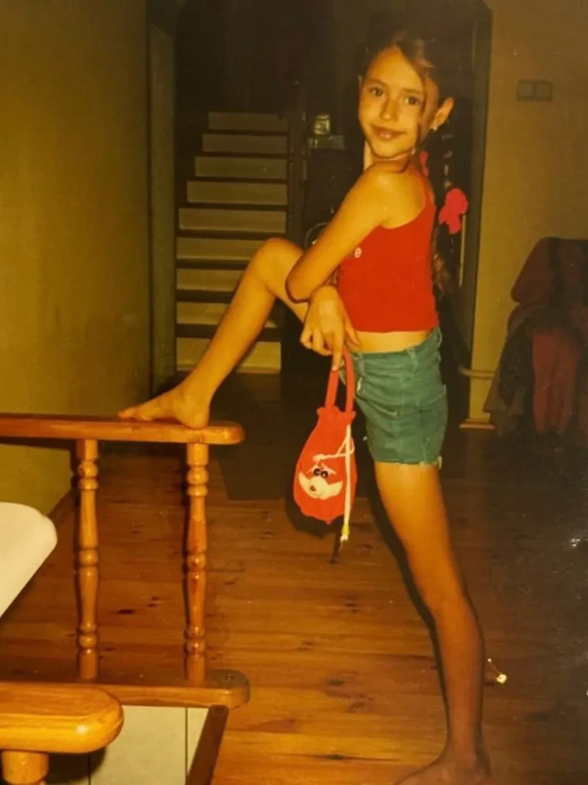 Диана Пожарская показала своё детское фото в честь 34-летия