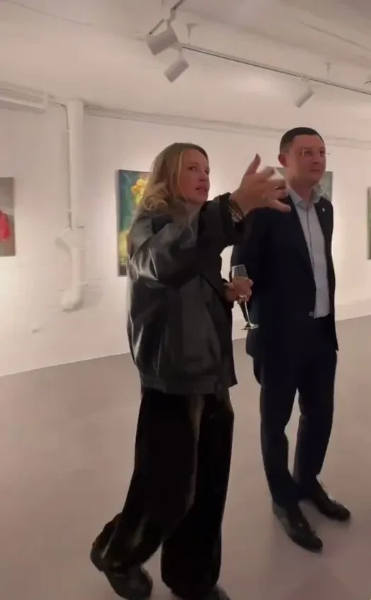 Скандальная экс-чиновница Минобороны Евгения Васильева открыла картинную галерею в центре Москвы