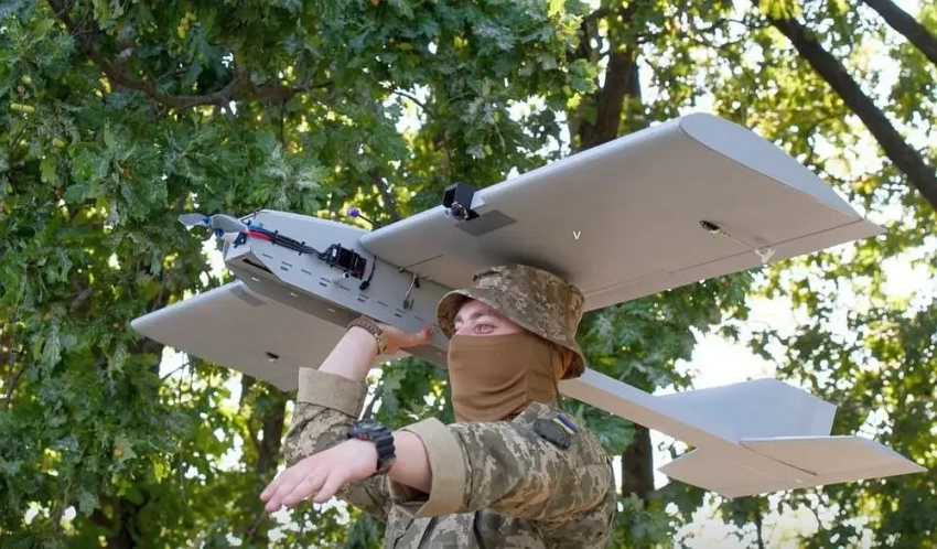 Украинская компания проведёт испытания ударного FPV-дрона B120W самолётного типа